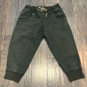 Army green capris